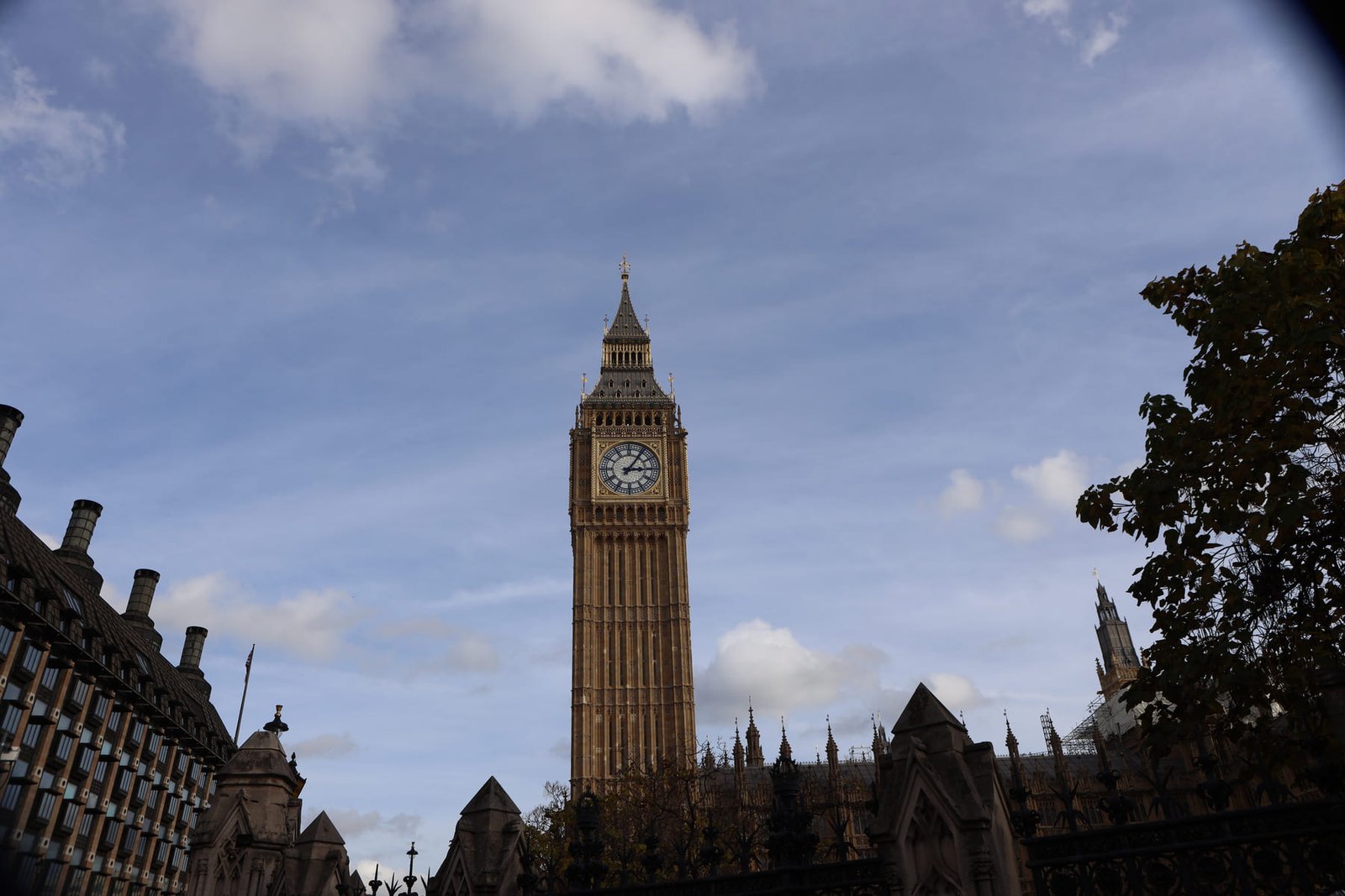 The Elizabeth Tower and Big Ben seen from Parliament Square